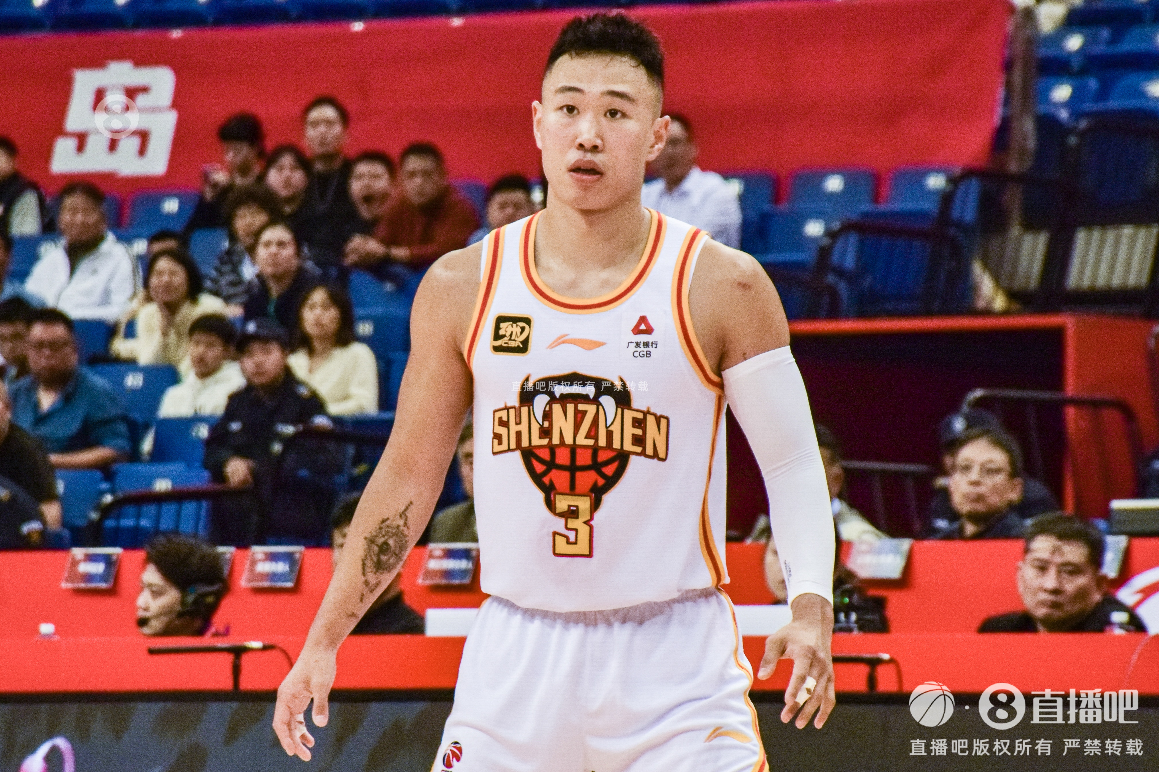 世俱杯赛程-双枪！贺希宁半场13中6砍14分 史密斯半场9中5砍18分&amp;第二节15分